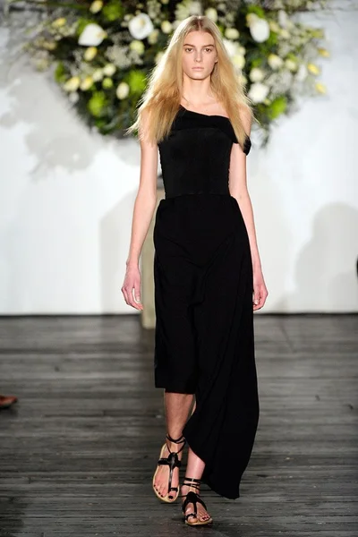 Look 19